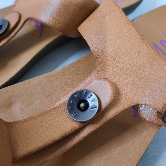 🔥SOLD-Summer Slip-on Sandals by Blowfish - Picture 3 of 6